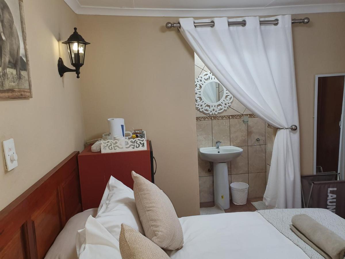 Lani'S Guest House - No Loadshedding มูซินา ภายนอก รูปภาพ